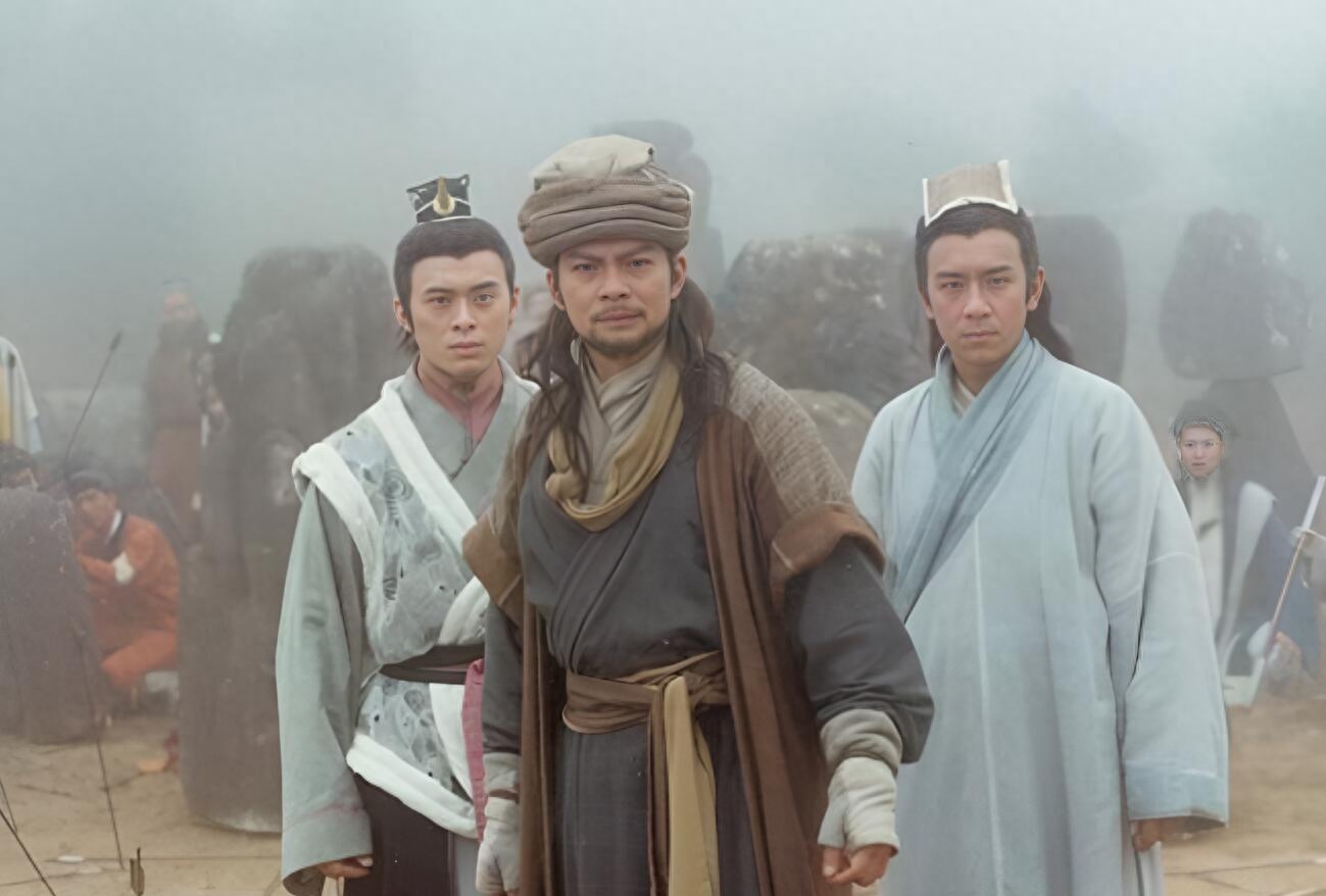 Tiêu Phong rơi xuống vực sâu, Đoàn Dự và Hư Trúc đau lòng nhưng không tìm xác: Hãy xem họ giấu bí mật gì- Ảnh 1. Tiêu Phong rơi xuống vực sâu, Đoàn Dự và Hư Trúc đau lòng nhưng không tìm xác: Hãy xem họ giấu bí mật gì- Ảnh 1.