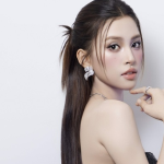 Mỹ nhân có "gương mặt kim cương" đẹp nhất Việt Nam, hoàn hảo mọi mặt chỉ trừ 1 điều tieu vy 17 1748968768579 17489687687211912743990 81 0 481 764 crop 17489688056662031517813png