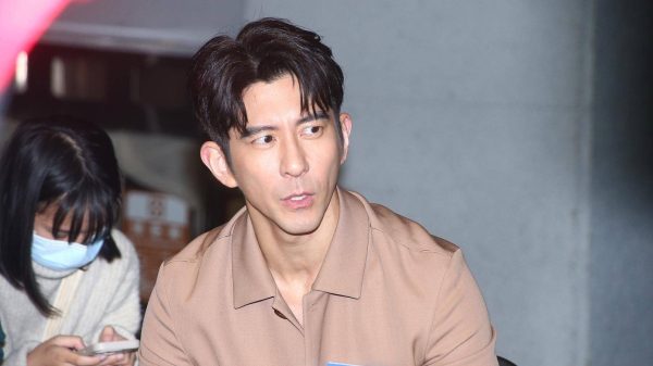 5 nghệ sĩ bị bắt xin lỗi 29 5 nghệ sĩ bị bắt xin lỗi tkk1 1761180956379 1761180956679843476171