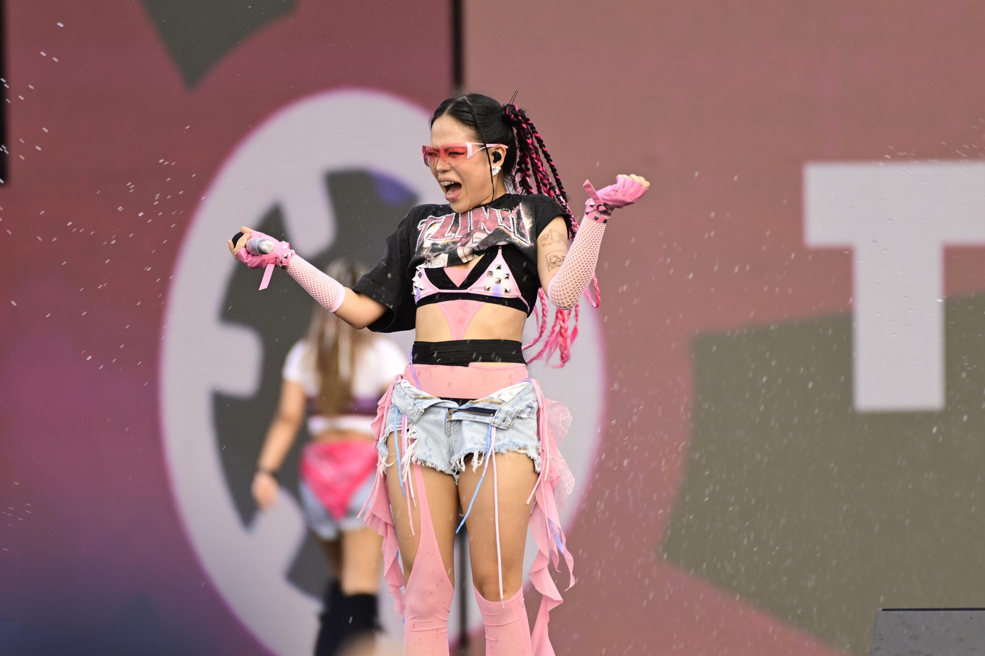 Hot nhất hôm nay: tlinh