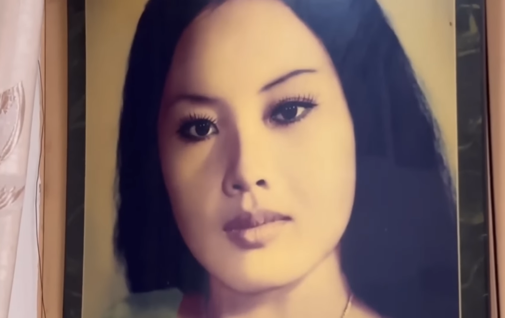 Nữ NSƯT phải bỏ nghề vì chảy máu trong mắt: