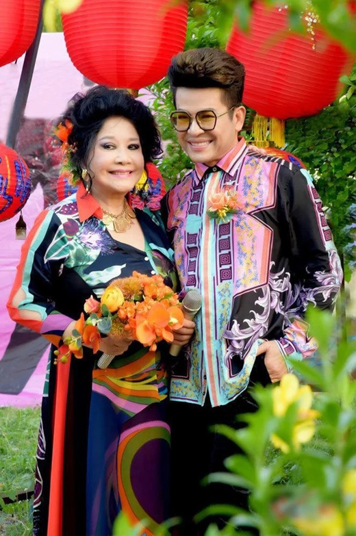 tn4-1737597601297-1737597601507825848816 "Bà trùm" từng 9 lần cưới Thanh Bạch: Vừa ăn xong, gọi nhân viên xếp hàng phát tiền tn4 1737597601297 1737597601507825848816