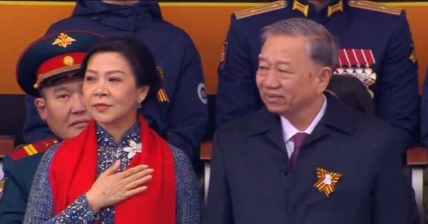 Tổng Bí thư Tô Lâm và phu nhân xúc động khi đoàn quân Việt Nam diễu binh qua Quảng trường Đỏ to lam 16025298 1746783534730 1746783534924239819126 0 0 377 720 crop 1746783692671515703791jpg