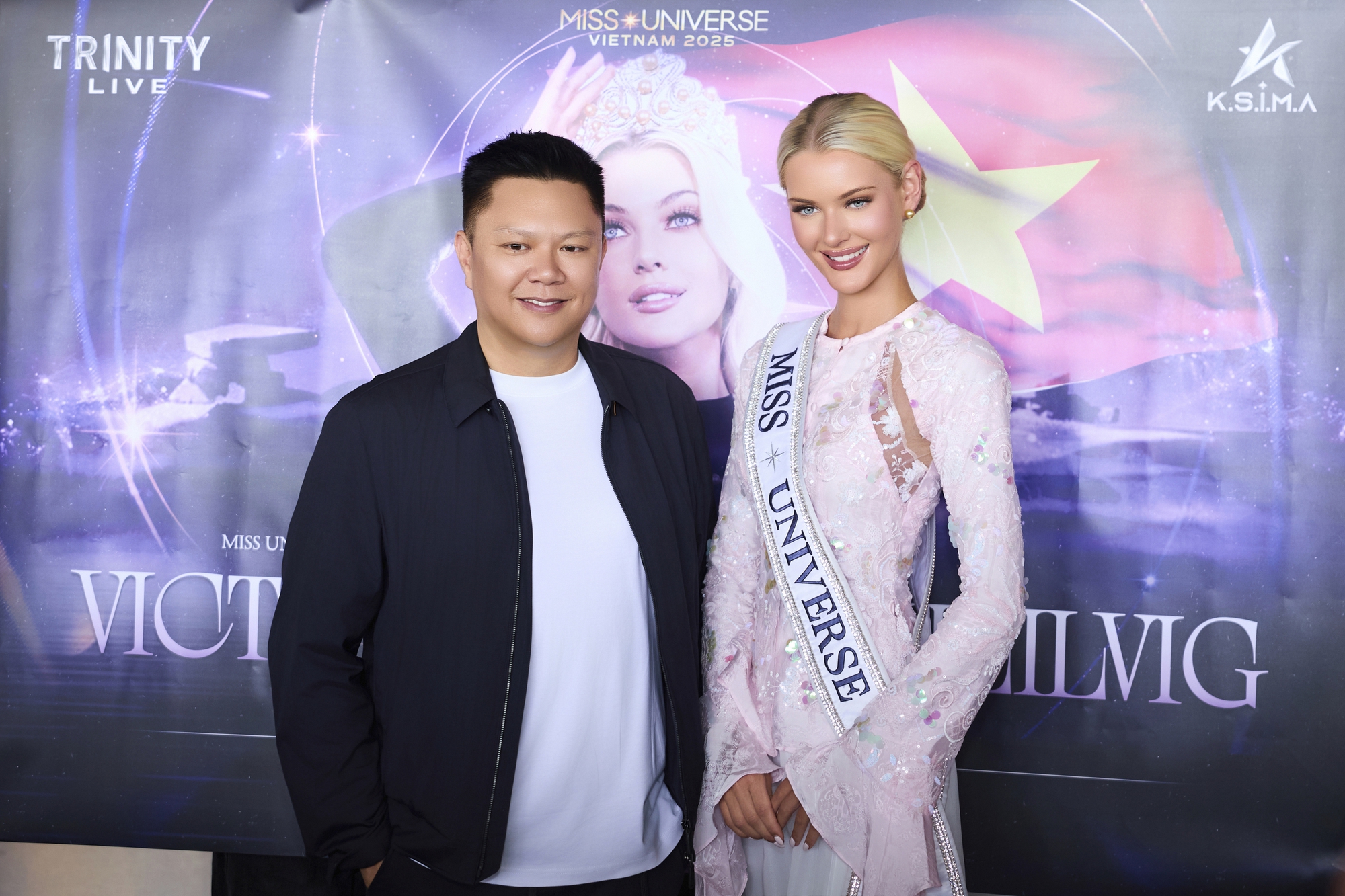 Lan truyền video Kỳ Duyên ngó lơ, bỏ đi 1 mạch khi khán giả xin chụp ảnh- Ảnh 4.