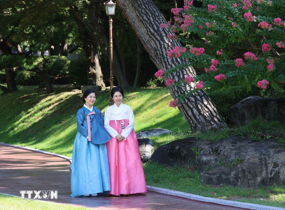 Tổng Bí thư Tô Lâm và Phu nhân cùng Tổng thống Hàn Quốc và Phu nhân dự tiệc trà- Ảnh 8.