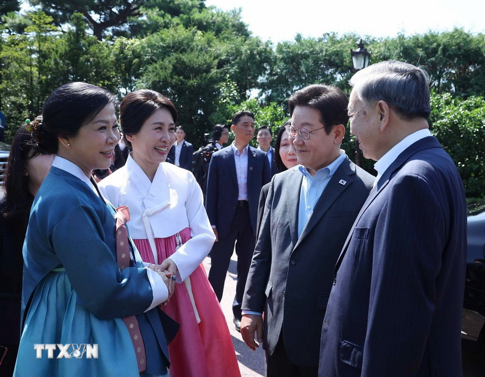 Tổng Bí thư Tô Lâm và Phu nhân cùng Tổng thống Hàn Quốc và Phu nhân dự tiệc trà- Ảnh 5.