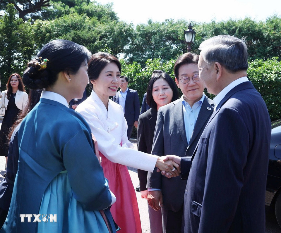 Tổng Bí thư Tô Lâm và Phu nhân cùng Tổng thống Hàn Quốc và Phu nhân dự tiệc trà- Ảnh 3.