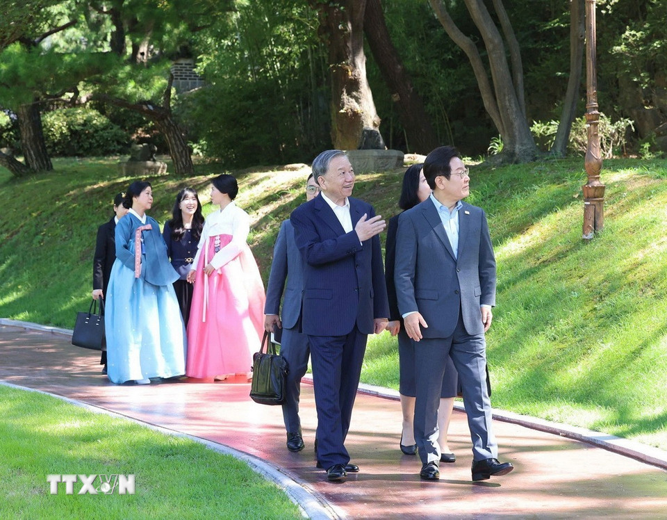 Tổng Bí thư Tô Lâm và Phu nhân cùng Tổng thống Hàn Quốc và Phu nhân dự tiệc trà- Ảnh 9.