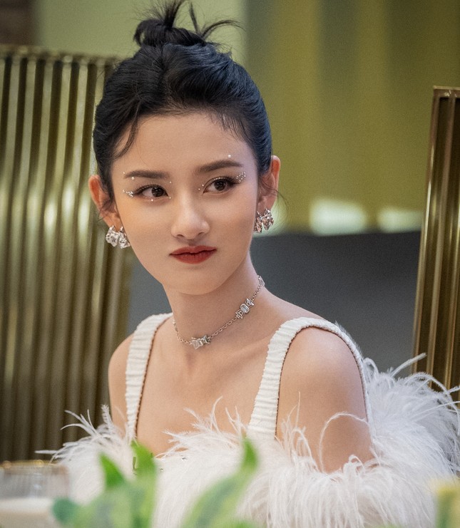 Phim Hoa ngữ gây sốc vì lập kỷ lục cao nhất lịch sử cả nước, nữ chính đẹp đến mức cả showbiz phải dè chừng- Ảnh 6. Phim Hoa ngữ gây sốc vì lập kỷ lục cao nhất lịch sử cả nước, nữ chính đẹp đến mức cả showbiz phải dè chừng- Ảnh 6.