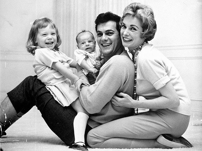 Hào quang của gia đình tác động thế nào đến các ngôi sao?- Ảnh 3. Hào quang của gia đình tác động thế nào đến các ngôi sao?- Ảnh 3.