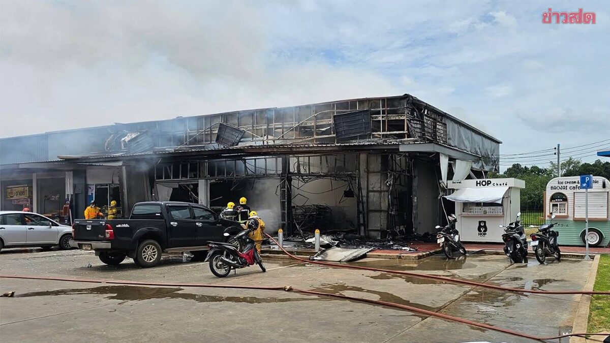 Hiện trường vụ 7-Eleven Thái Lan nghi bị tấn công bằng hoả lực: Số người thiệt mạng tăng lên 8- Ảnh 3.