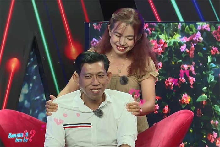 Vừa gặp gỡ, trai tân U40 được cô nàng hơn tuổi chủ động massage - 5