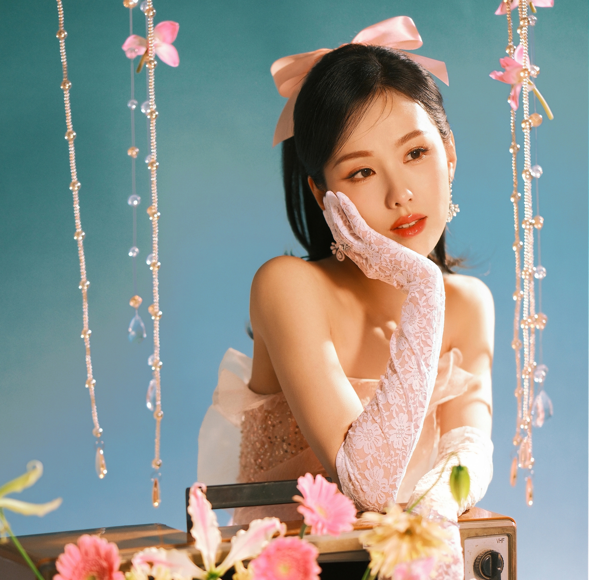 Mỹ nhân đẹp nhất Trung Quốc hiện tại: Nhan sắc tuyệt đỉnh không tả nổi, xé sách bước ra mê hoặc 9 triệu người- Ảnh 6. Mỹ nhân đẹp nhất Trung Quốc hiện tại: Nhan sắc tuyệt đỉnh không tả nổi, xé sách bước ra mê hoặc 9 triệu người- Ảnh 6.