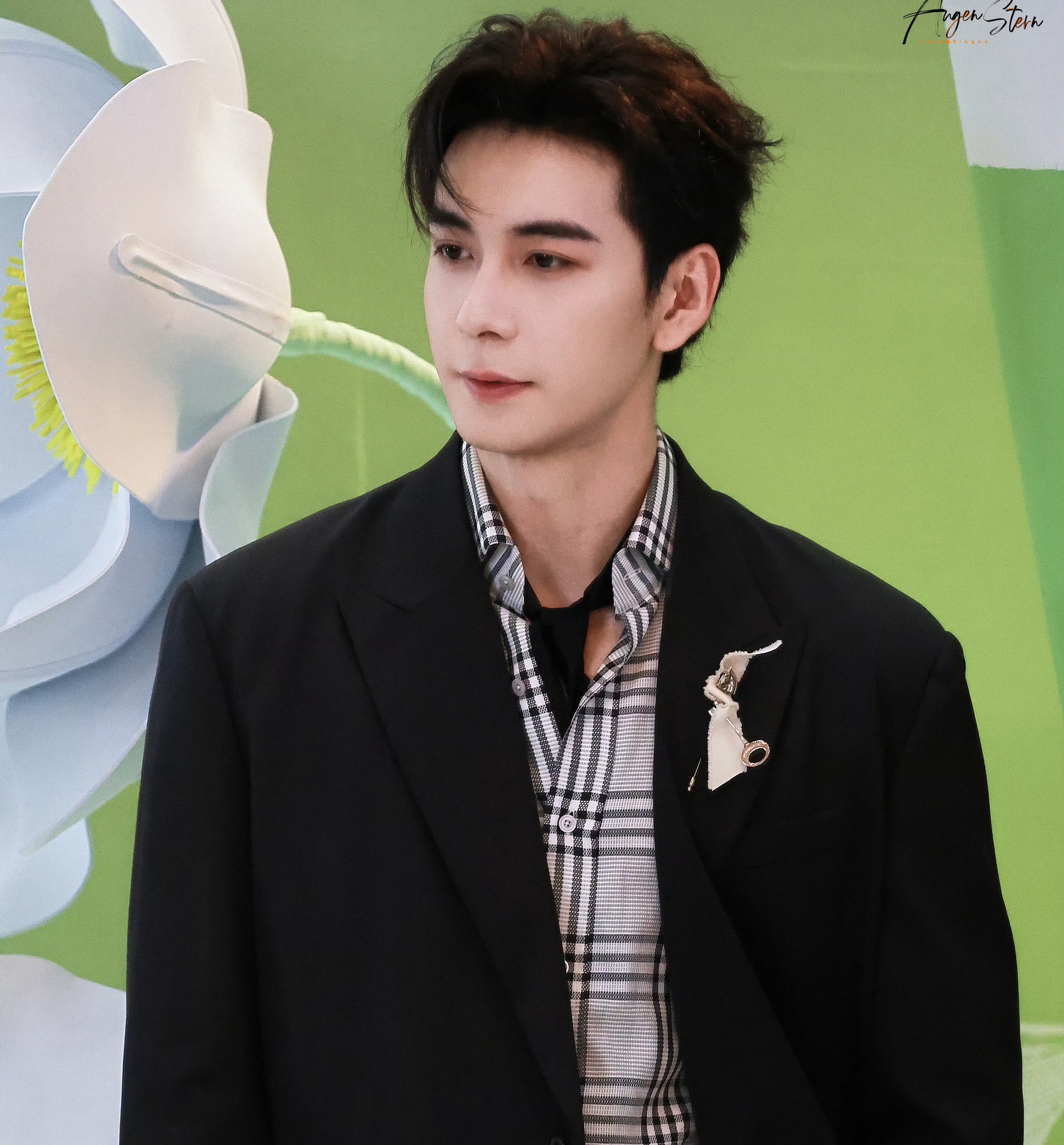 Mỹ nam hạng A ôm đầu bỏ chạy vì bị antifan mắng chửi giữa đường, lý do khiến 60 triệu người quá sốc- Ảnh 3.