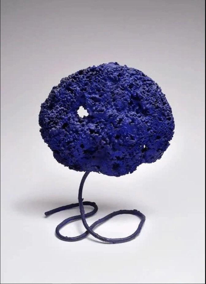 Bức tranh rộng gần 4 m, cao gần 2 m chỉ toàn màu xanh được mua với giá 21 triệu USD: Bí mật nằm ở đâu?- Ảnh 4.