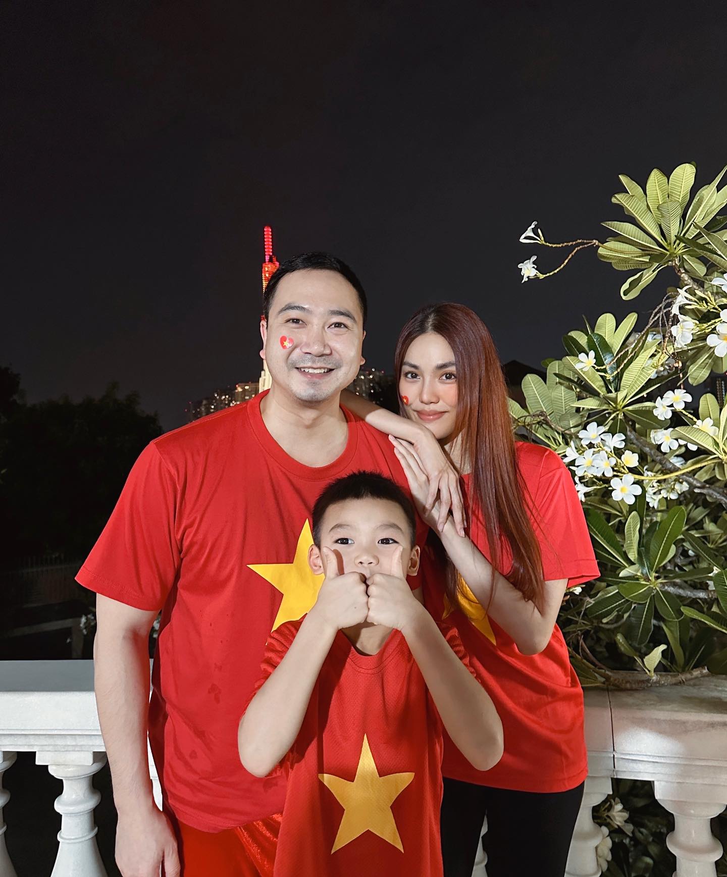 Người đẹp làm dâu một trong những gia tộc giàu có bậc nhất Sài Gòn: Ở biệt thự sang chảnh, dạy con theo kiểu thượng lưu, giữ khí chất “nữ chủ”- Ảnh 4.