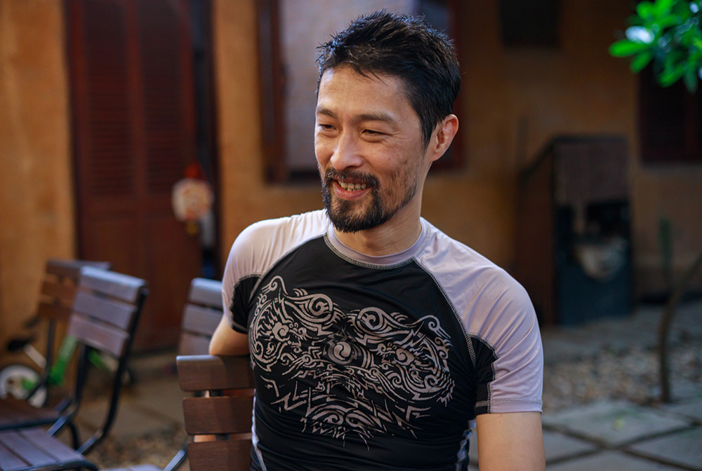 Johnny Trí Nguyễn lộ diện giữa ồn ào chia tay bạn gái 10 năm, visual khác lạ khiến cả cõi mạng quá sốc- Ảnh 5.