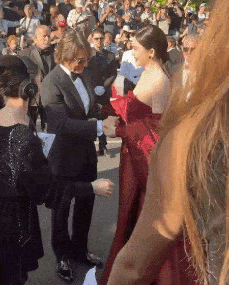 Clip sốc: Mỹ nhân Trung Quốc bị đuổi khỏi thảm đỏ Cannes vì hành động đáng xấu hổ với Tom Cruise- Ảnh 2.