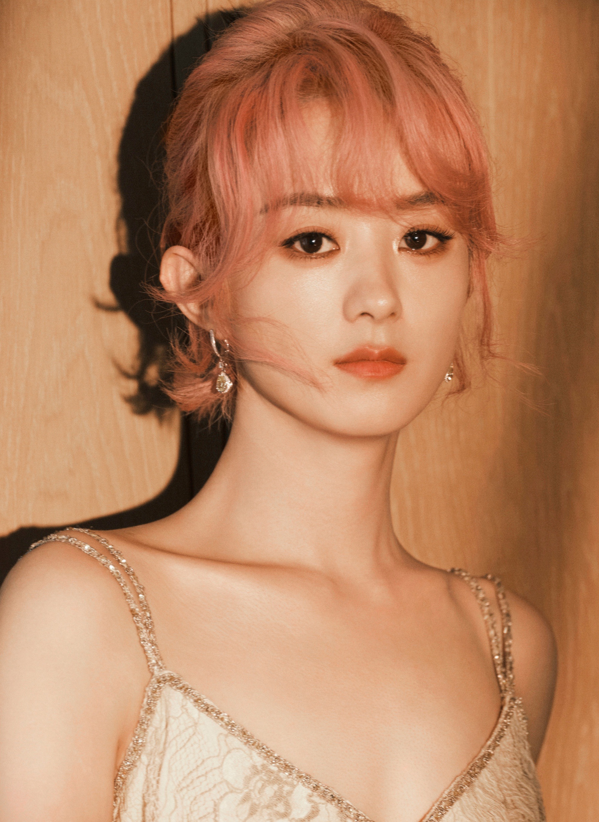 Triệu Lệ Dĩnh: Tiểu hoa đán bị nghi bán dâm, tình sử ngập drama