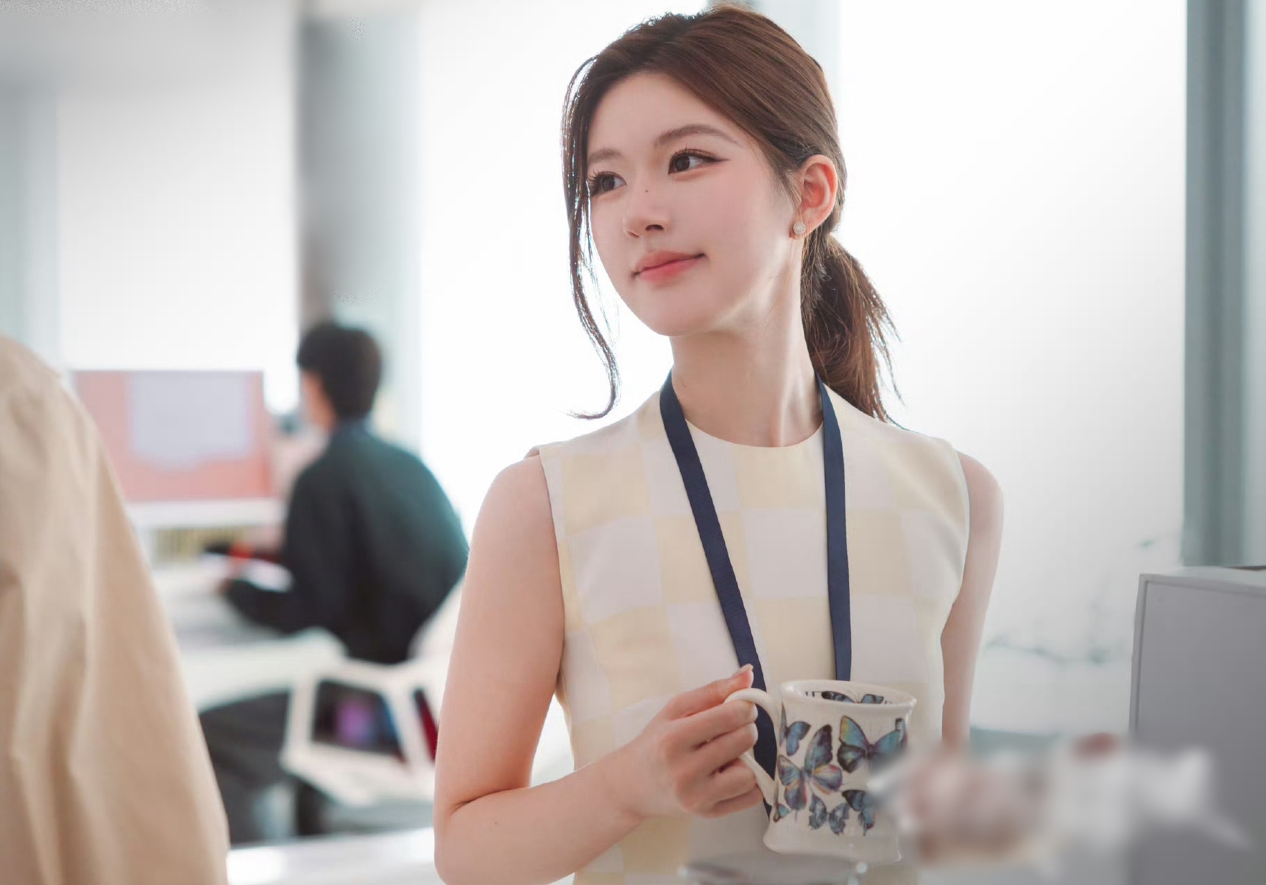 Nữ thần ngôn tình đẹp nhất Trung Quốc hiện tại: U30 mà như mới 15, nhìn mặt mộc mới bất ngờ- Ảnh 2.