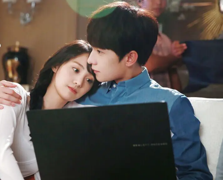 10 cặp đôi đẹp nhất Trung Quốc: Lưu Diệc Phi - Lý Hiện bét bảng, hạng 1 phong thần bao nhiêu cũng không đủ- Ảnh 1.