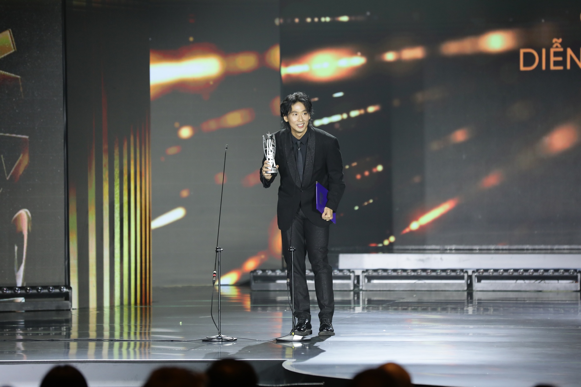 LHP châu Á Đà Nẵng 2025: Phim có Ngọc Trinh càn quét 4 giải lớn, Victor Vũ - Tuấn Trần được vinh danh- Ảnh 4.