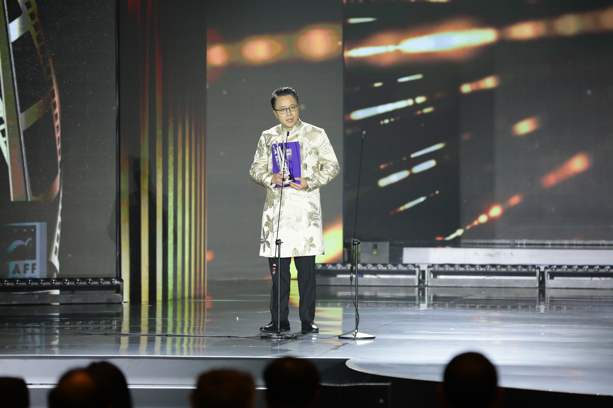 LHP châu Á Đà Nẵng 2025: Phim có Ngọc Trinh càn quét 4 giải lớn, Victor Vũ - Tuấn Trần được vinh danh- Ảnh 3.