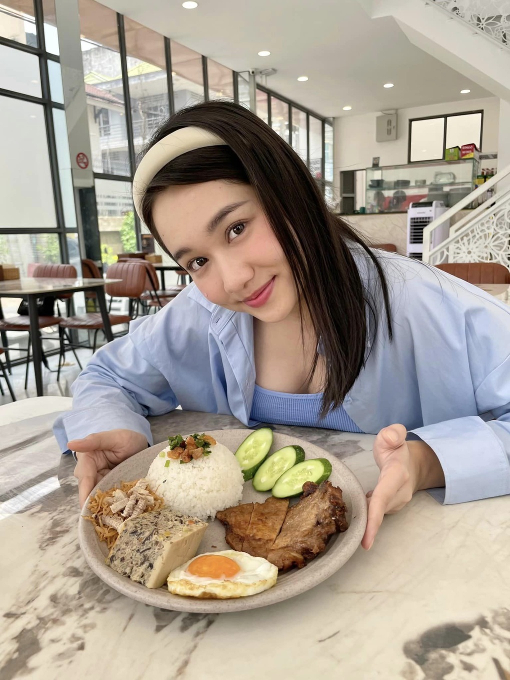 Chuyện gì đang xảy ra với Trúc Anh?- Ảnh 8. Chuyện gì đang xảy ra với Trúc Anh?- Ảnh 8.