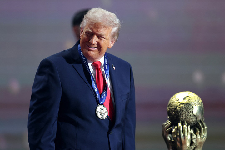 Tổng thống Mỹ Donald Trump nhận giải thưởng lạ chưa từng có của FIFA- Ảnh 2. Tổng thống Mỹ Donald Trump nhận giải thưởng lạ chưa từng có của FIFA- Ảnh 2.