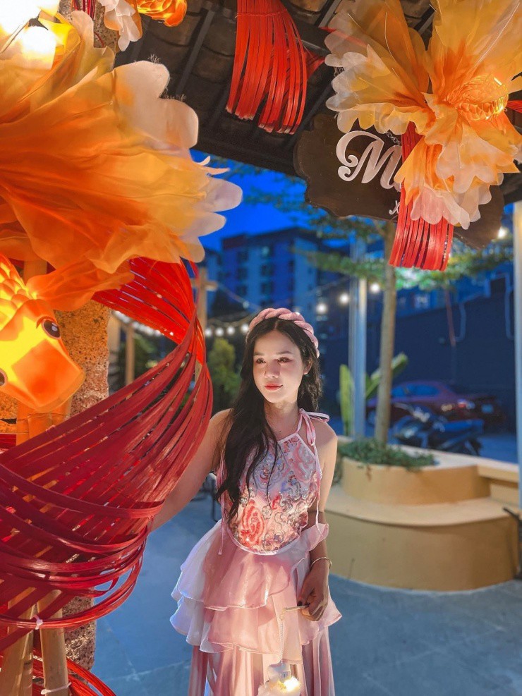 Thiếu nữ nô nức check-in Trung thu - 7