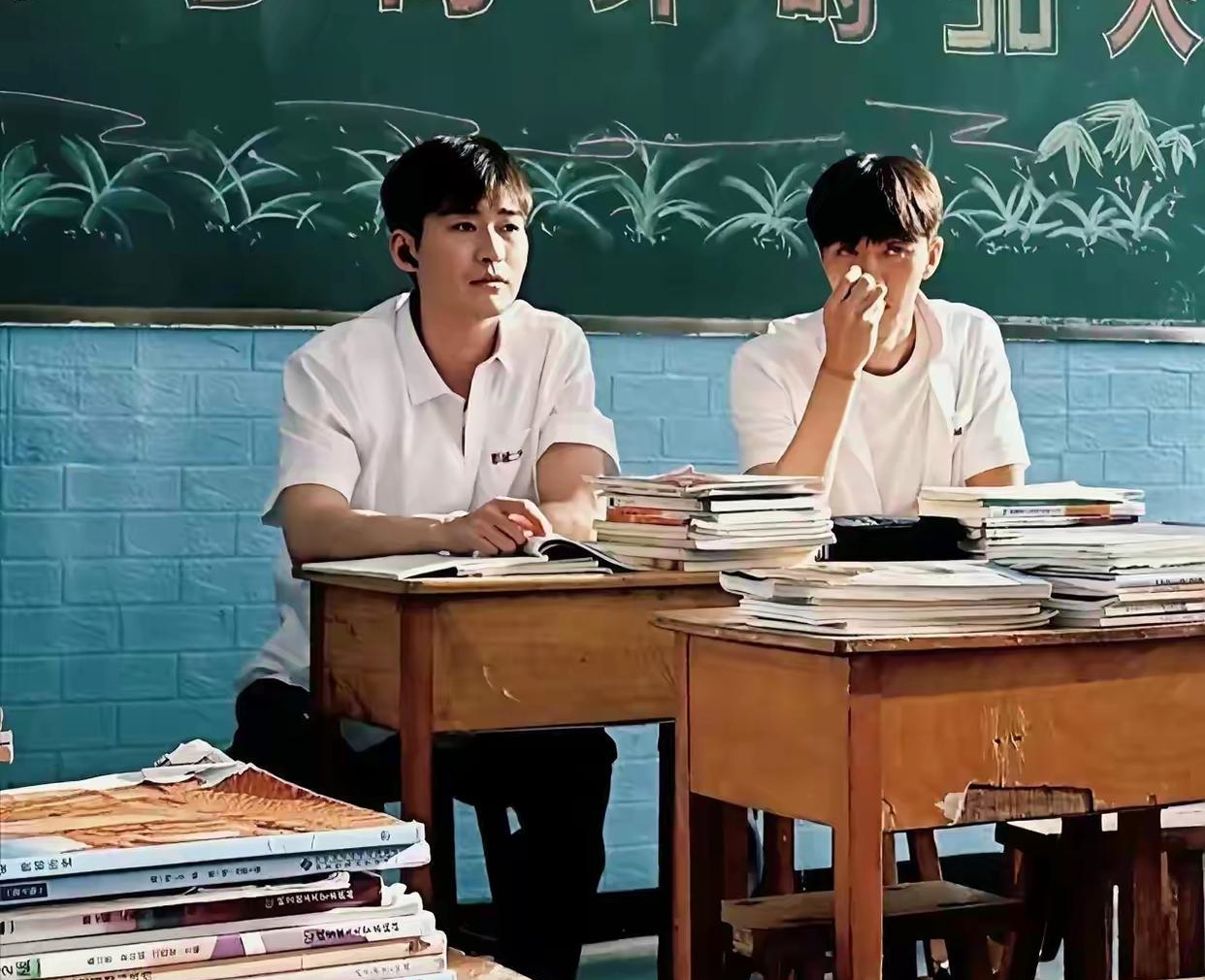 Mỹ nam U45 vẫn cả gan đóng học sinh 18 tuổi, netizen ngán ngẩm