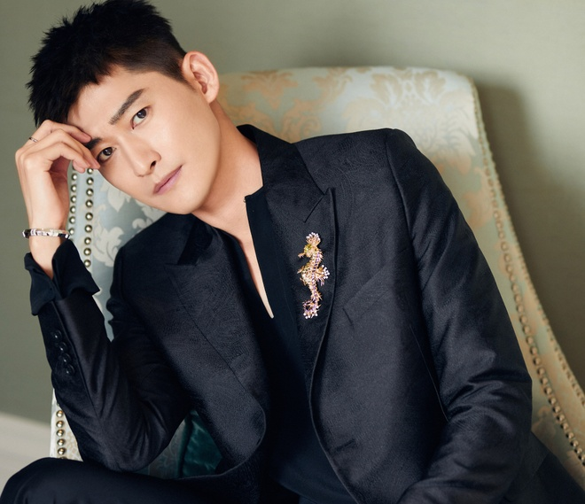 Sự hết thời của 1 sao hạng A: Từ soái ca ngôn tình đến ông hoàng phim rác, nhan sắc lẫn diễn xuất như dọa ma khán giả- Ảnh 1.