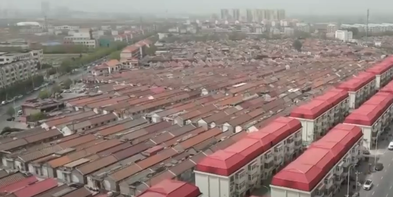 Chủ căn nhà 50m² từ chối hơn 17 tỷ đồng tiền đền bù, kiên quyết không di dời còn tuyên bố: “Phải trả 357 tỷ mới xứng đáng”- Ảnh 1.