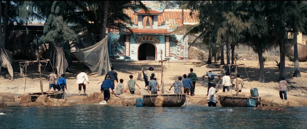 Khen phim Việt này cả đời không hết mất: Nam chính lập kỷ lục chưa từng có, du lịch một vùng tăng trưởng chóng mặt- Ảnh 4. Khen phim Việt này cả đời không hết mất: Nam chính lập kỷ lục chưa từng có, du lịch một vùng tăng trưởng chóng mặt- Ảnh 4.