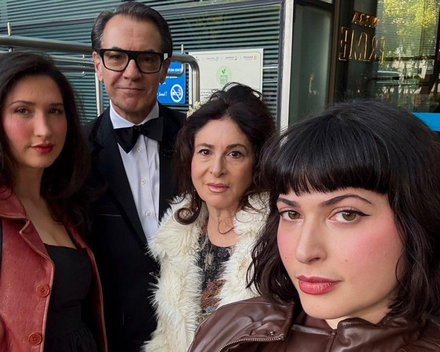 Bà mẹ cao tay “cài cắm” cả nhà vào đám cưới người lạ: Lý do phía sau khiến ai cũng bật cười nhưng cũng lại thấy quá quen!- Ảnh 1. Bà mẹ cao tay “cài cắm” cả nhà vào đám cưới người lạ: Lý do phía sau khiến ai cũng bật cười nhưng cũng lại thấy quá quen!- Ảnh 1.