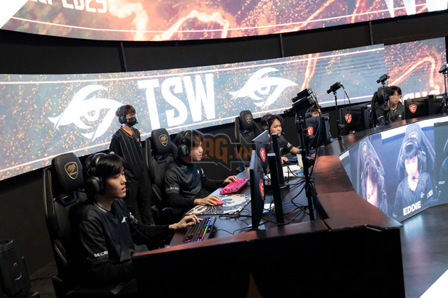 LCP 2025: Ket Thuc Vong Phan Hang Chung Ket Mua, Huong Den Playoffs Tu Ngay 5 Thang 9 2 Team Secret Whales thi đấu tốt hơn và có được thắng lợi