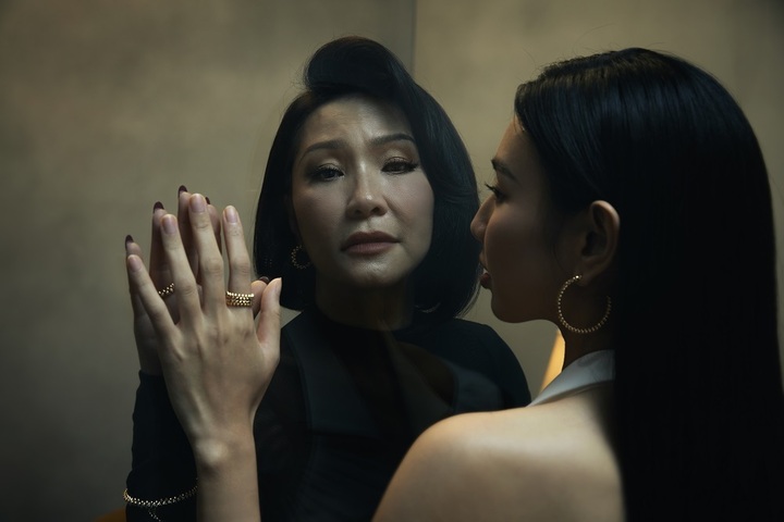 Nghệ sĩ Hồng Đào, Hoa hậu Thuỳ Tiên khoe sắc trước thềm năm mới- Ảnh 5. Nghệ sĩ Hồng Đào, Hoa hậu Thuỳ Tiên khoe sắc trước thềm năm mới- Ảnh 5.