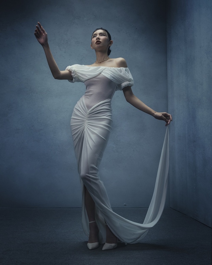 Nghệ sĩ Hồng Đào, Hoa hậu Thuỳ Tiên khoe sắc trước thềm năm mới- Ảnh 10. Nghệ sĩ Hồng Đào, Hoa hậu Thuỳ Tiên khoe sắc trước thềm năm mới- Ảnh 10.