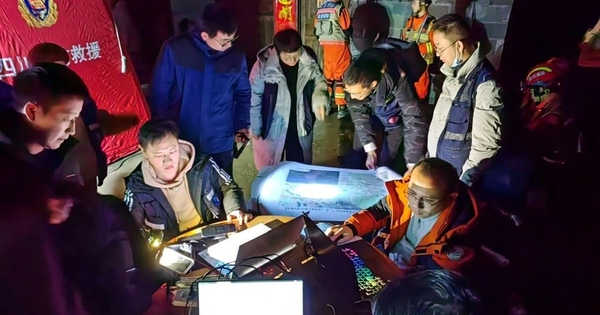 Vụ lở đất kinh hoàng ở Tứ Xuyên, Trung Quốc: Khẩn trương tìm kiếm người mất tích ttxvn lo dat tai trung quoc nang 1739147955937 17391479563361605041787 0 0 513 820 crop 1739148005485823143229jpg