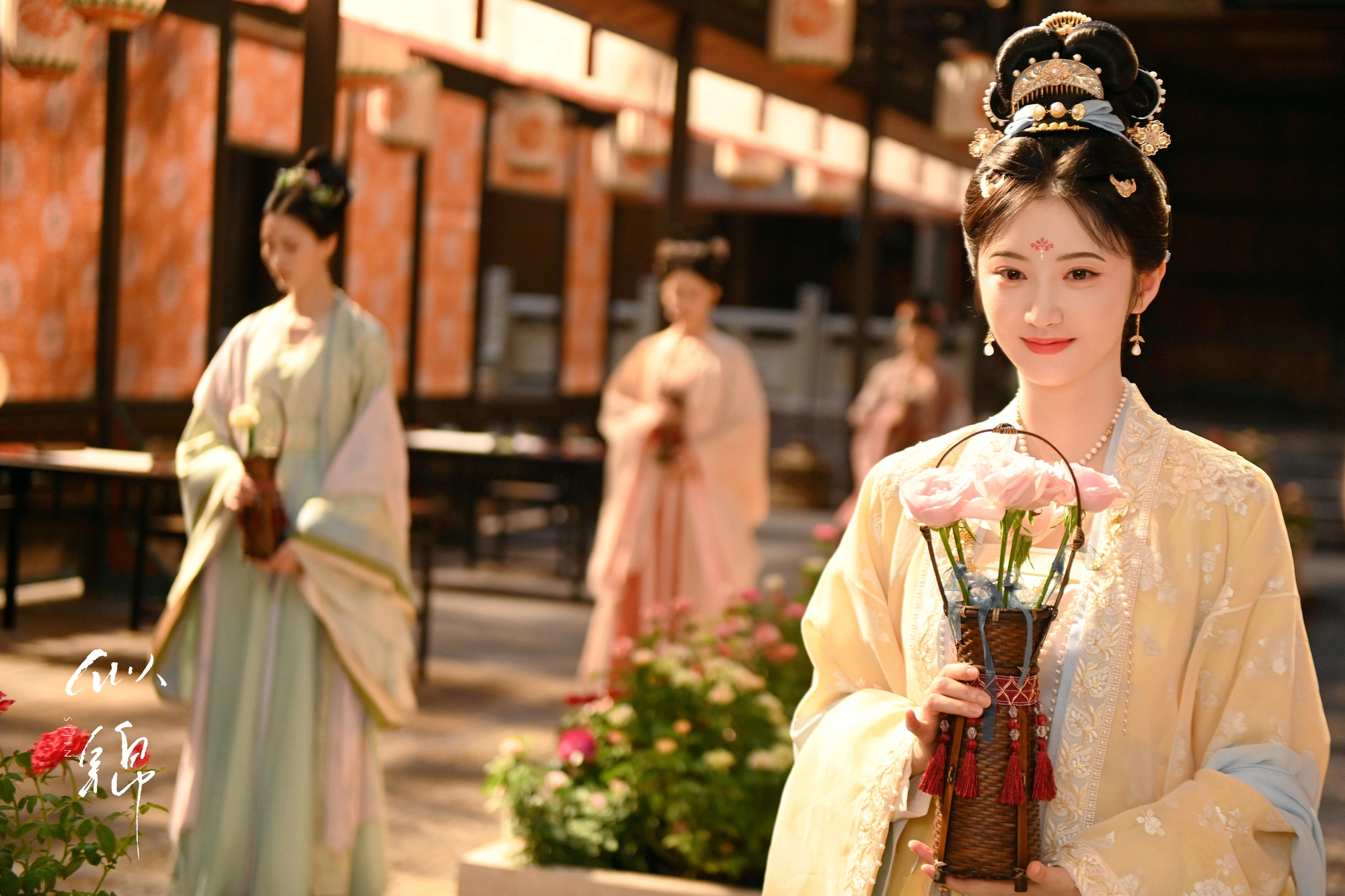 Phim cổ trang mới chiếu đã bị chê thậm tệ vì phá nát nguyên tác, nam chính diễn đơ như