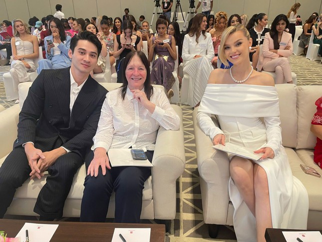 Tuấn Ngọc chấm thi ở Hoa hậu Thế giới- Ảnh 1.