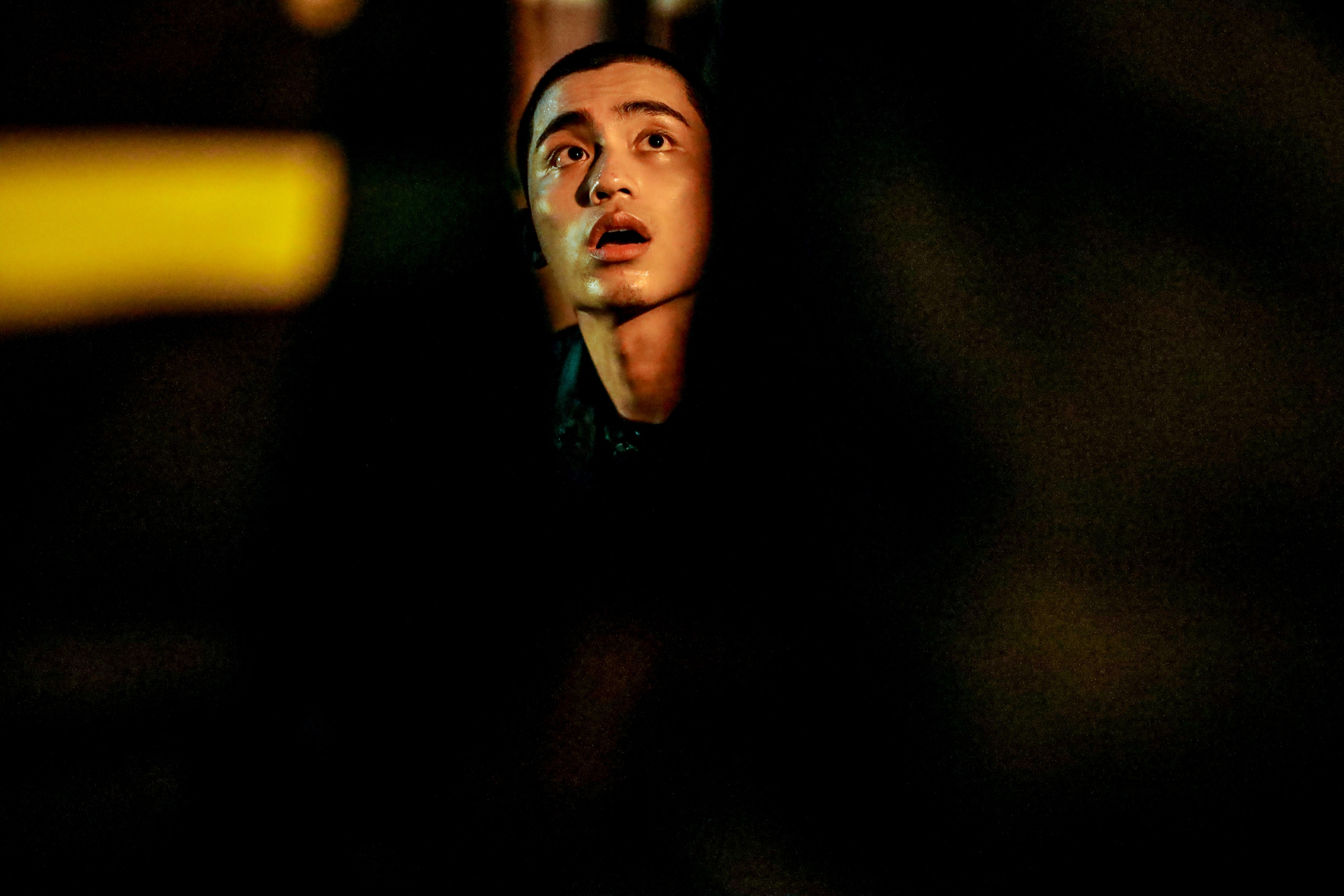 Em trai Sơn Tùng gặp sự cố cực nguy hiểm, nói 1 câu gây hỗn loạn giữa đám cháy- Ảnh 4.