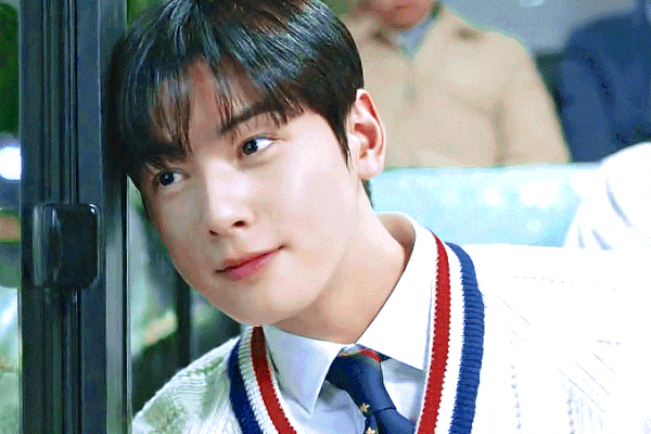 10 nam thần học đường đẹp nhất Hàn Quốc: Lee Min Ho bét bảng, hạng 1 nhan sắc xứng tầm báu vật- Ảnh 1. 10 nam thần học đường đẹp nhất Hàn Quốc: Lee Min Ho bét bảng, hạng 1 nhan sắc xứng tầm báu vật- Ảnh 1.