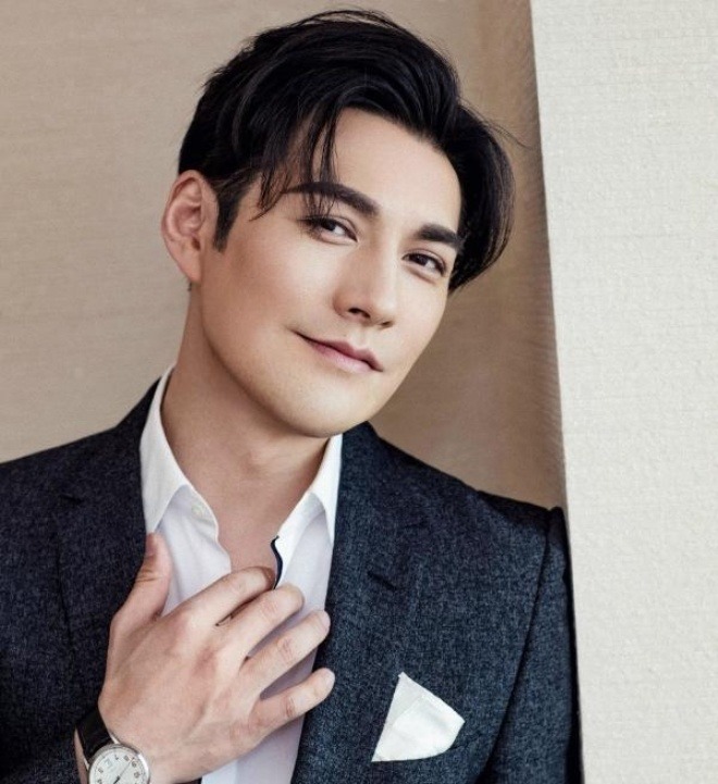 Thầy pháp đẹp trai nhất màn ảnh 2025: Nghiêm Khoan tái xuất với visual cực phẩm, nụ cười “daddy tà mị” gây bão mạng xã hội- Ảnh 3.