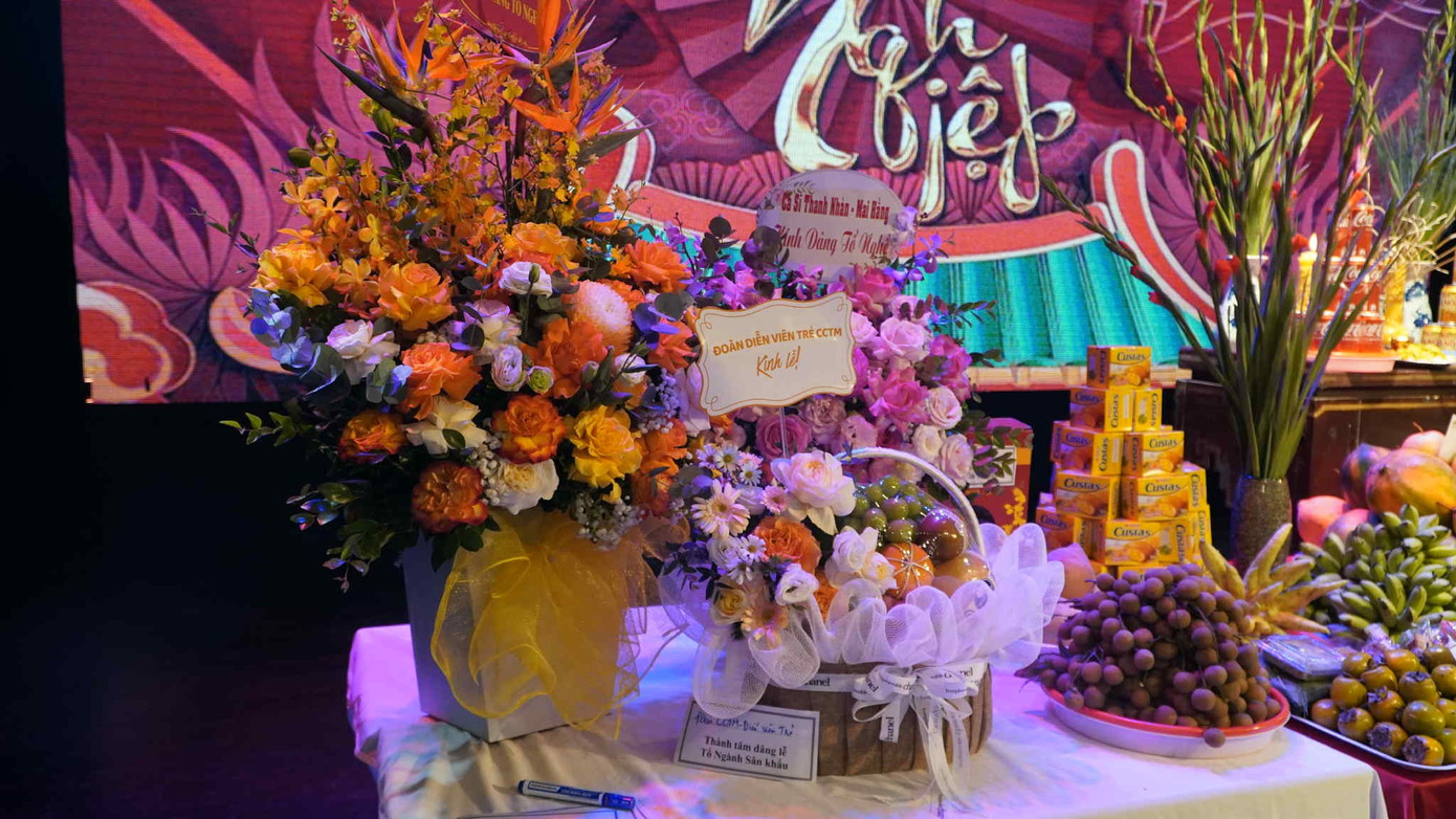 NSND Xuân Bắc dâng hương Tổ nghề ở Nhà hát Kịch Việt Nam- Ảnh 19.