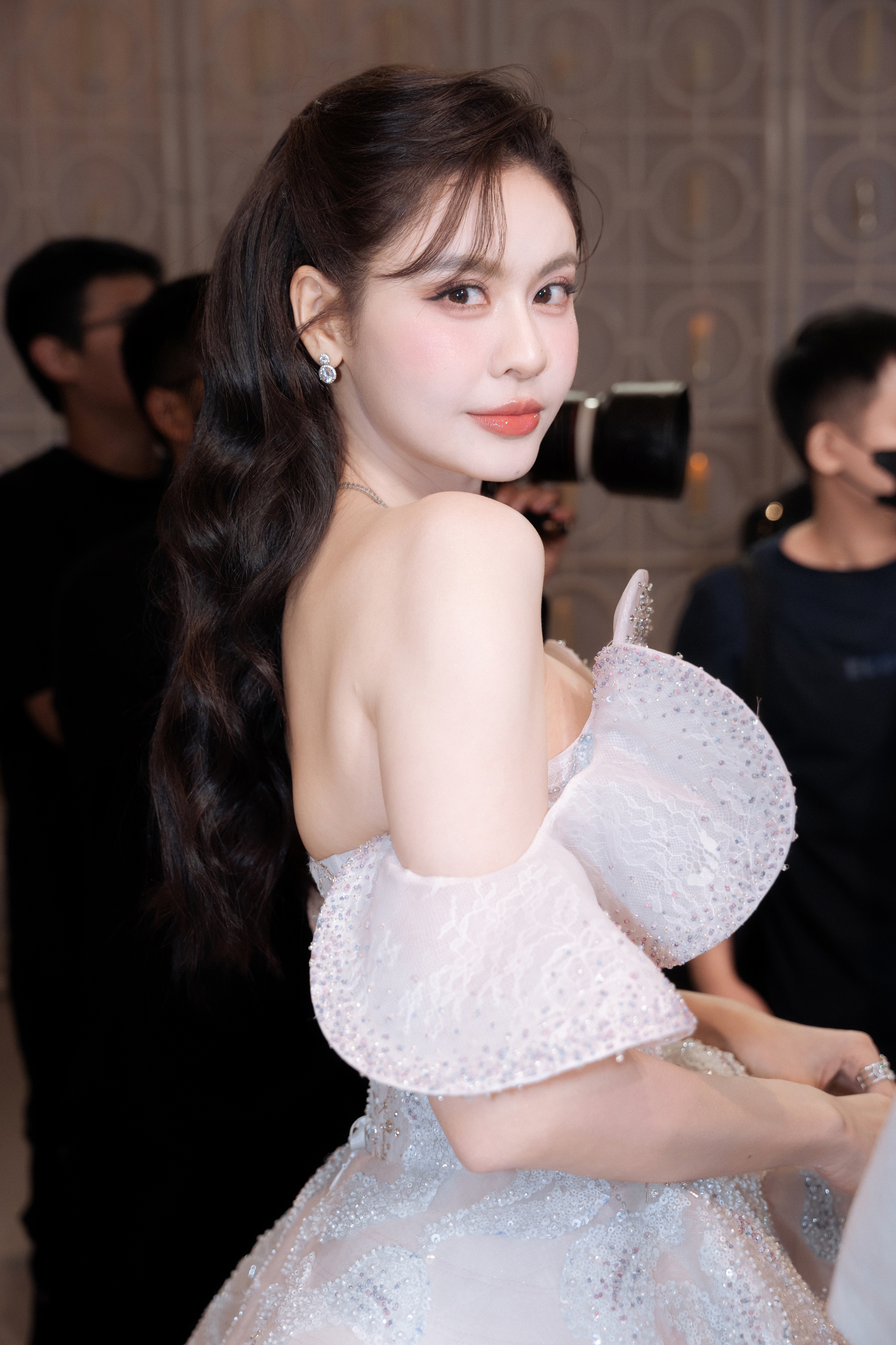 Hồ Ngọc Hà, Thiều Bảo Trâm và dàn sao Việt bị 1 mỹ nhân 41 tuổi