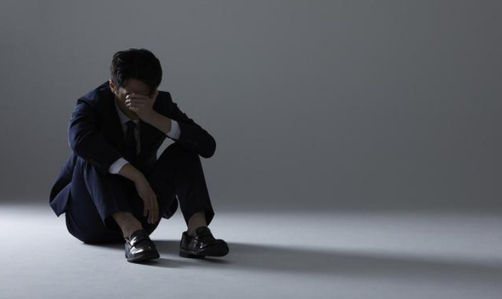 Phó giám đốc đột nhiên bị công ty sa thải liền khởi kiện đòi bồi thường 12,4 tỷ đồng, toà án tuyên bố: “Chỉ cần đền hơn 2 tỷ”- Ảnh 1. Phó giám đốc đột nhiên bị công ty sa thải liền khởi kiện đòi bồi thường 12,4 tỷ đồng, toà án tuyên bố: “Chỉ cần đền hơn 2 tỷ”- Ảnh 1.