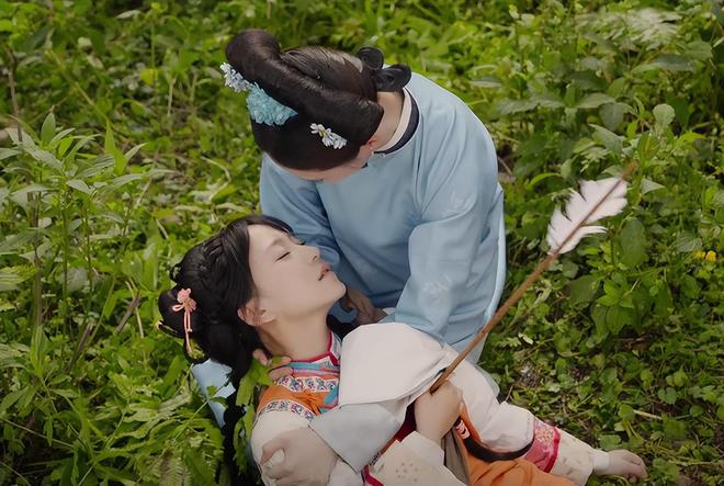 Thấy Tiểu Yến Tử và Hạ Tử Vy mà chỉ biết thở dài- Ảnh 2. Thấy Tiểu Yến Tử và Hạ Tử Vy mà chỉ biết thở dài- Ảnh 2.