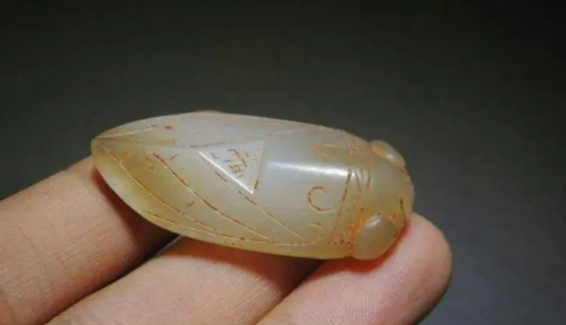 Cô gái đem chiếc vòng ngọc đeo suốt 10 năm đi thẩm định, chuyên gia ra giá 2,2 tỷ đồng nhưng phán 1 câu: “Cô đúng là gan lớn thật đấy!”- Ảnh 1.