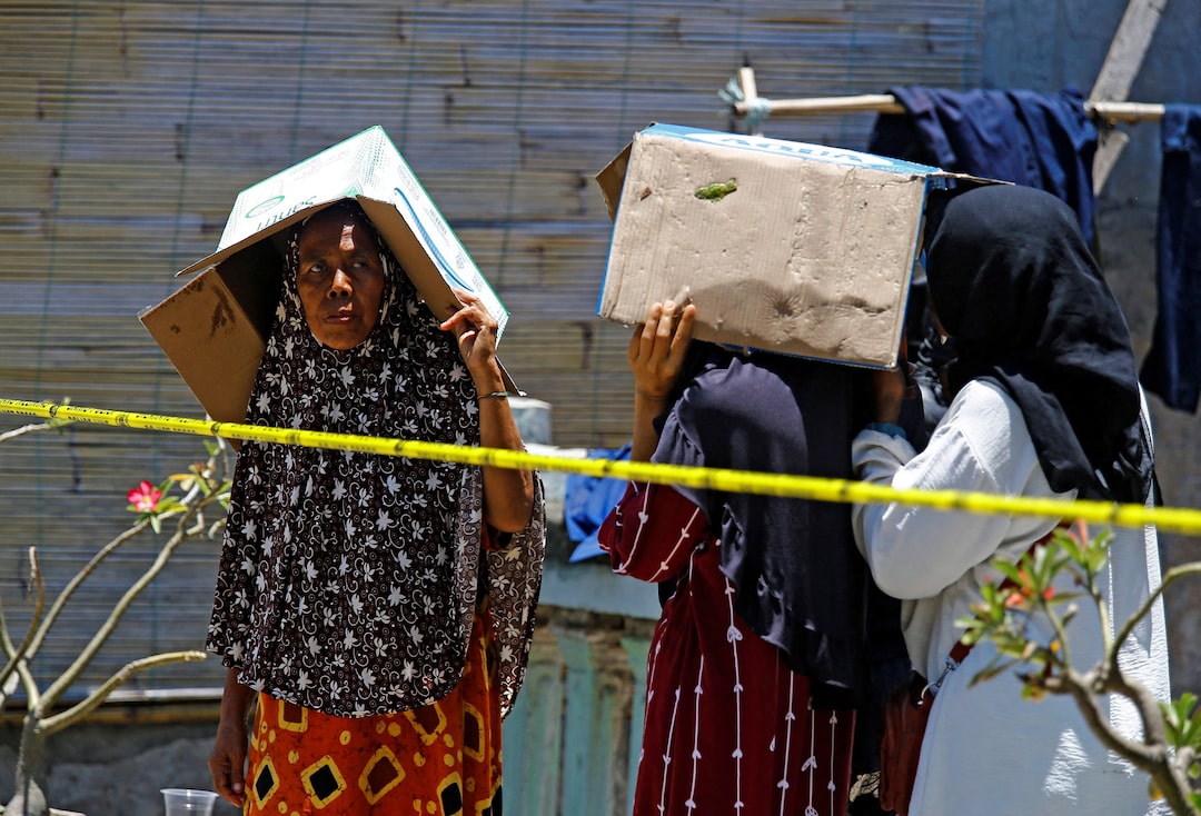 Không còn dấu hiệu sự sống tại trường học bị sập ở Indonesia, nơi 59 học sinh mắc kẹt dưới đống đổ nát- Ảnh 2.